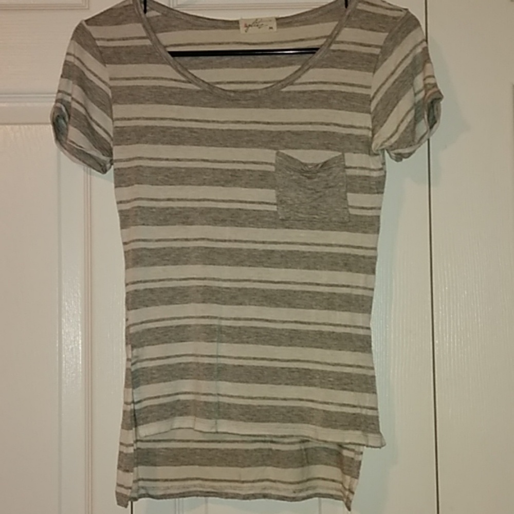 Pocket t shirt grey and white